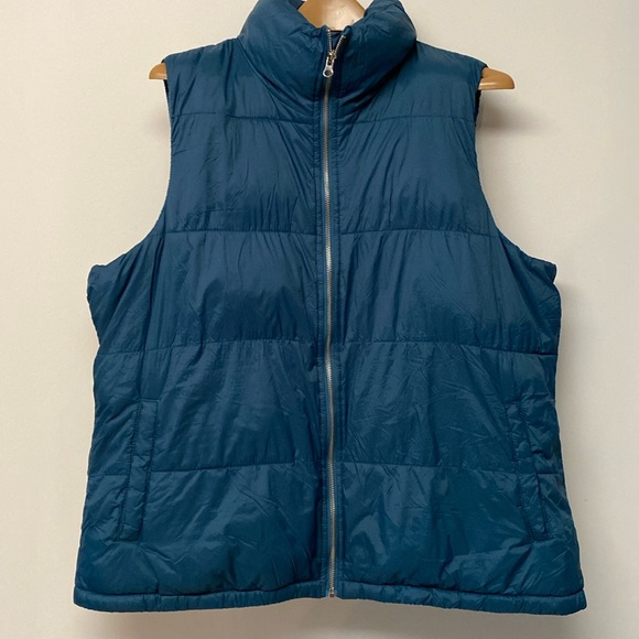 Old Navy puffer vest - Picture 1 of 5